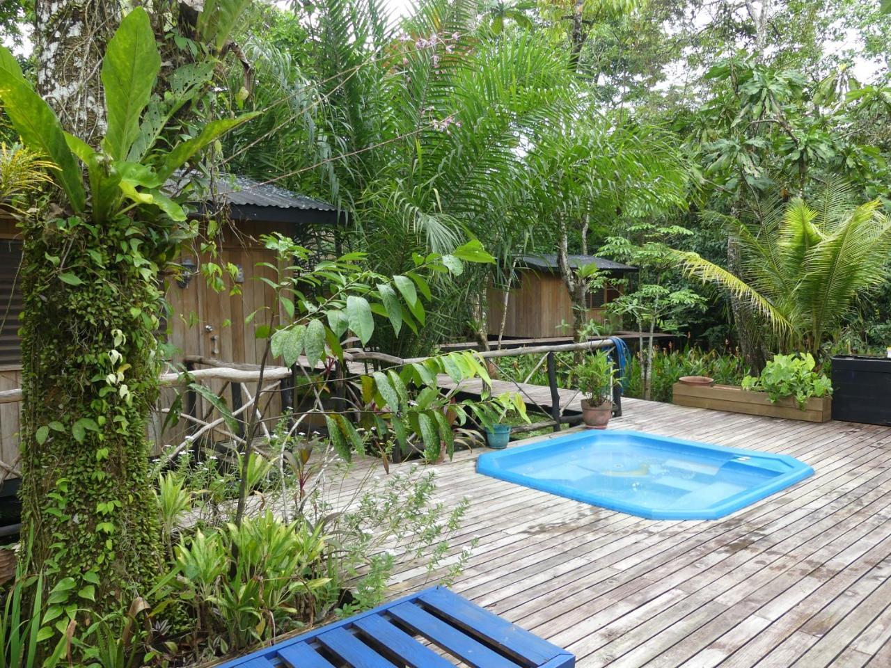Hotel Kangaroo Y Restaurante Rio Dulce Town Dış mekan fotoğraf