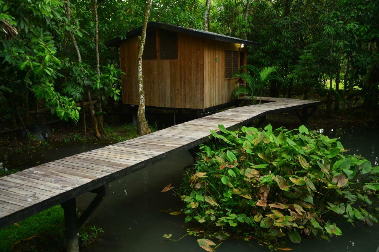 Hotel Kangaroo Y Restaurante Rio Dulce Town Dış mekan fotoğraf