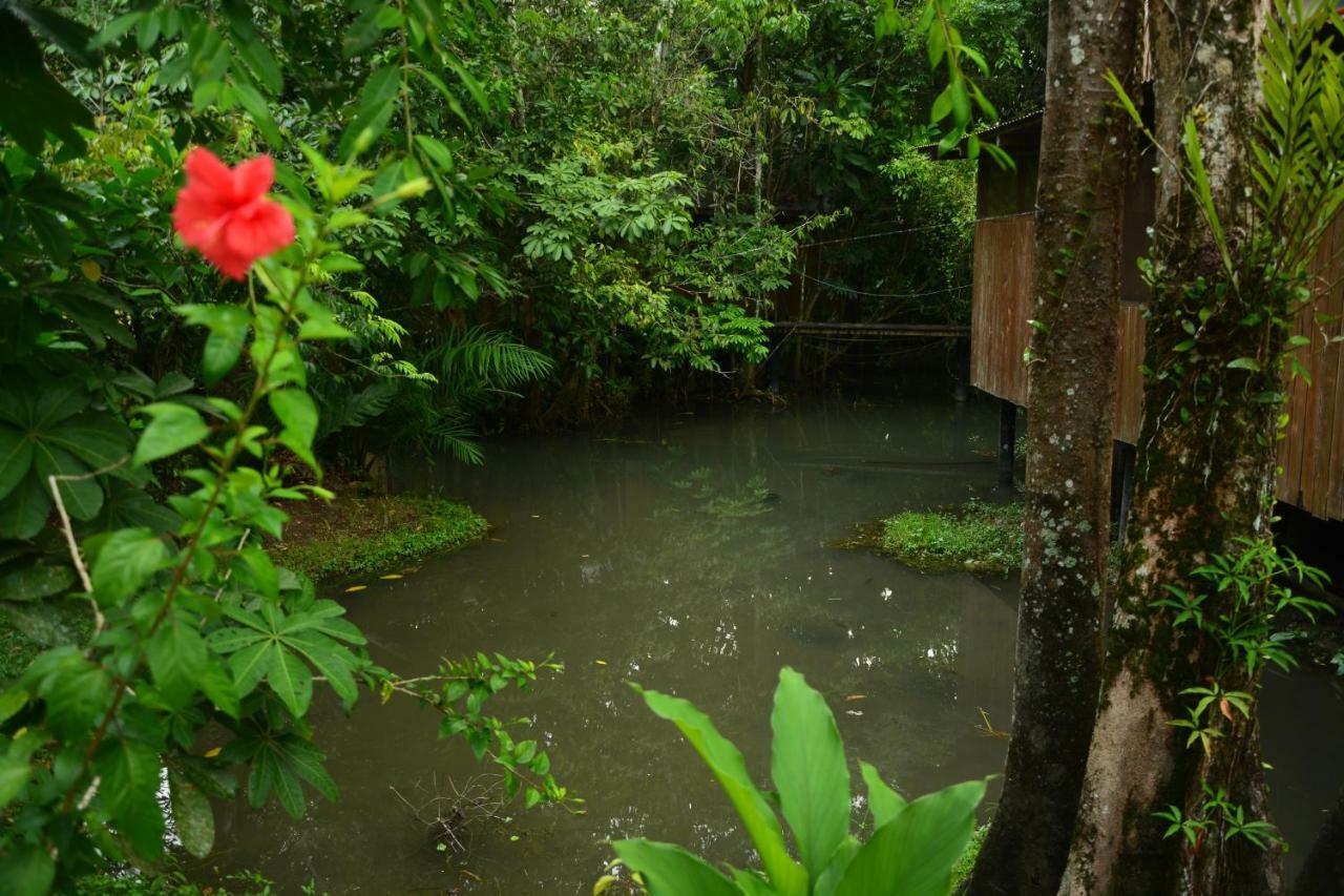 Hotel Kangaroo Y Restaurante Rio Dulce Town Dış mekan fotoğraf