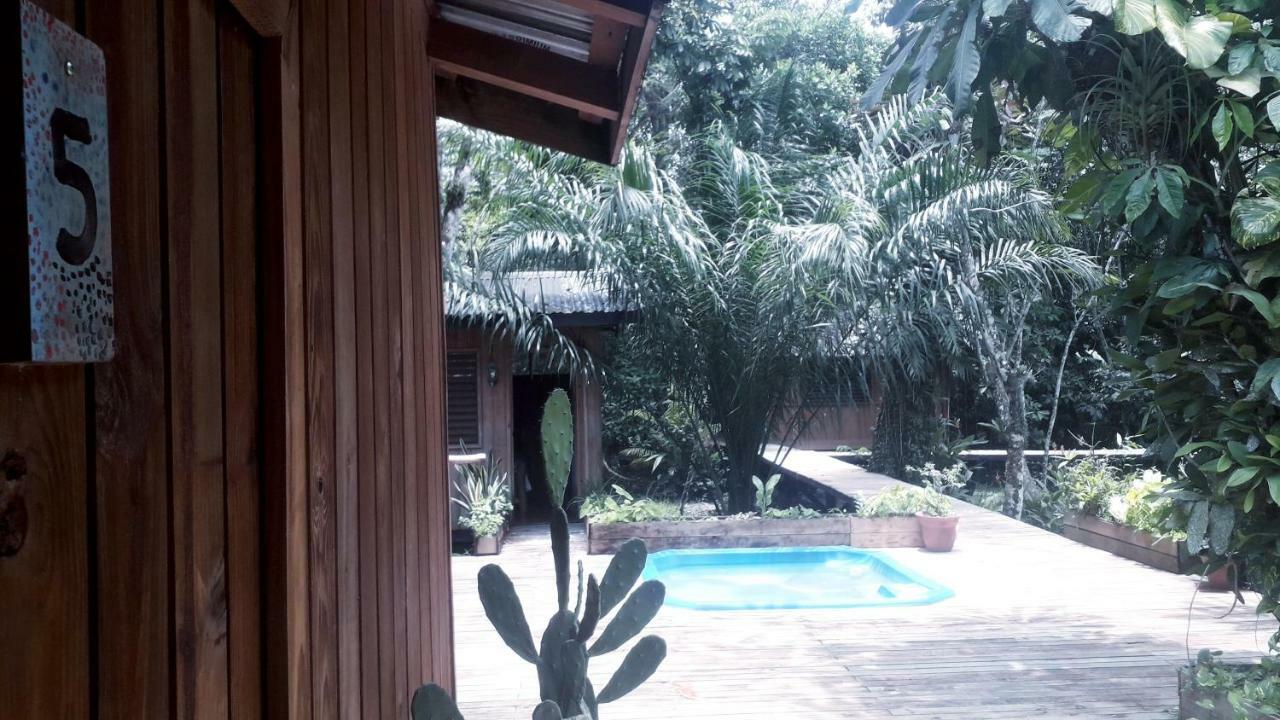 Hotel Kangaroo Y Restaurante Rio Dulce Town Dış mekan fotoğraf