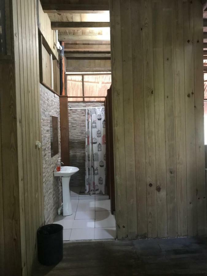 Hotel Kangaroo Y Restaurante Rio Dulce Town Dış mekan fotoğraf